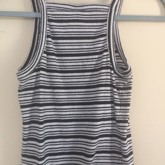 Black and white halter top - Picture 2 of 2